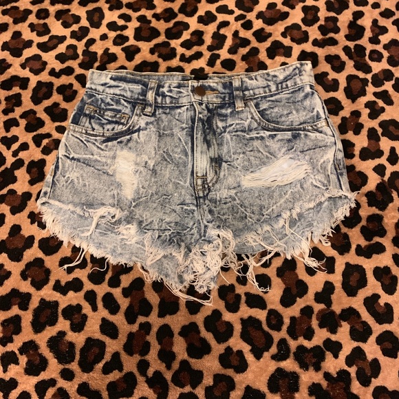 Distressed Denim Shorts - Picture 3 of 4